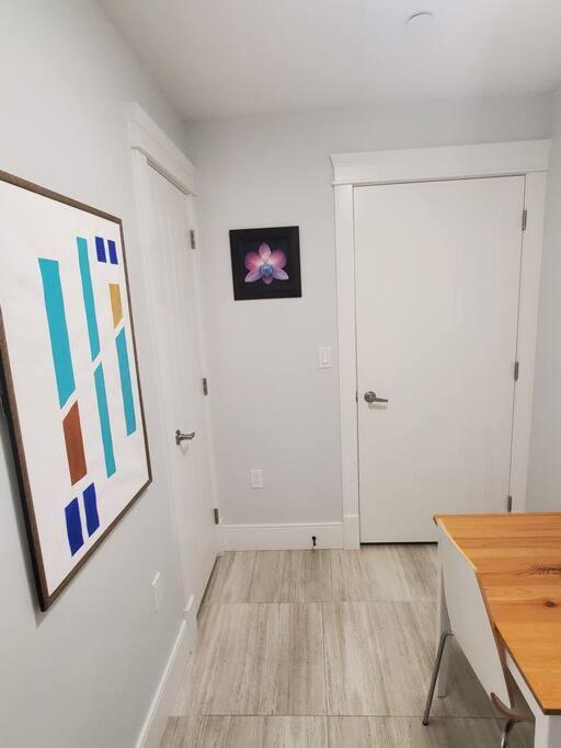 Cozy Guest Suite In Quiet Home With Private Entry Vancouver Exterior photo