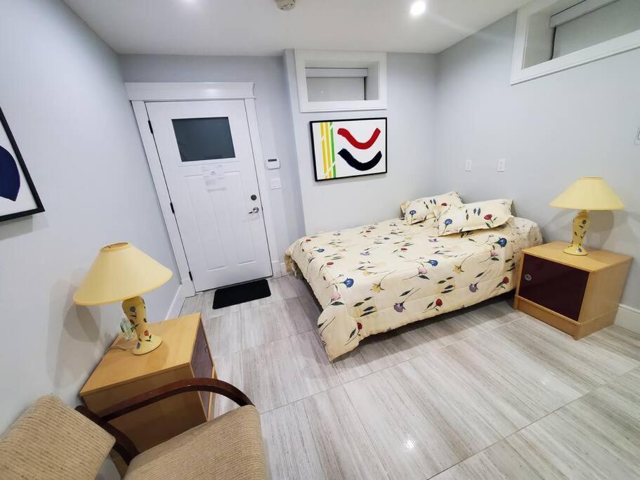 Cozy Guest Suite In Quiet Home With Private Entry Vancouver Exterior photo