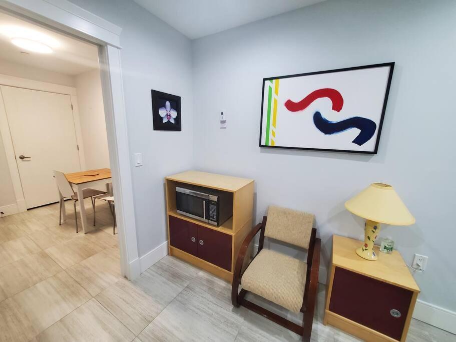 Cozy Guest Suite In Quiet Home With Private Entry Vancouver Exterior photo